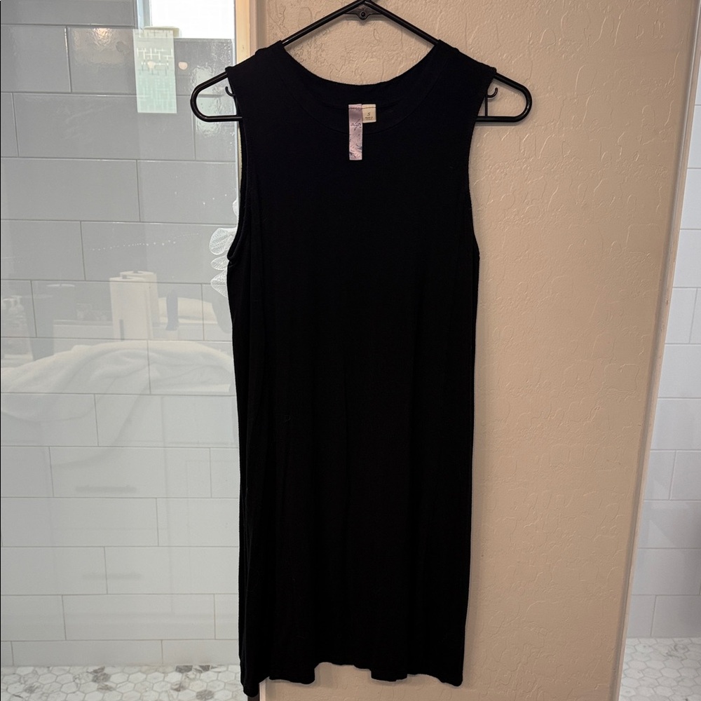 Alya Black Sleeveless Dress